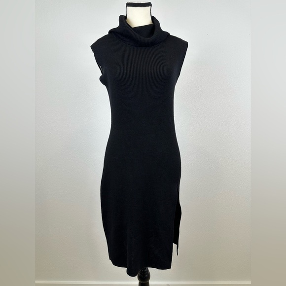 BCBGMaxAzria Dresses & Skirts - BCBGMaxAzria Black Midi Dress